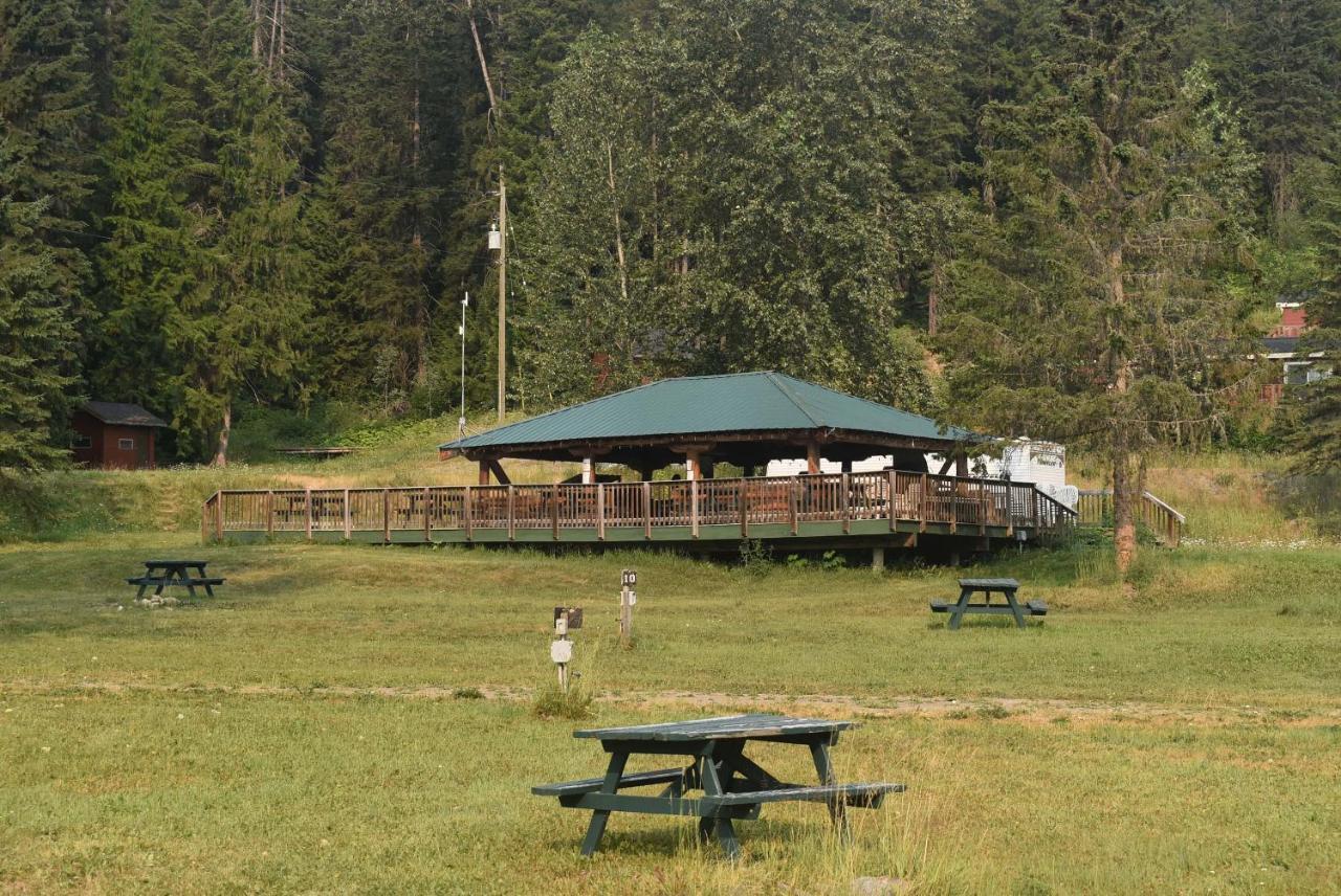 Helmcken Falls Lodge Cabin Rooms&RV Park Clearwater Buitenkant foto