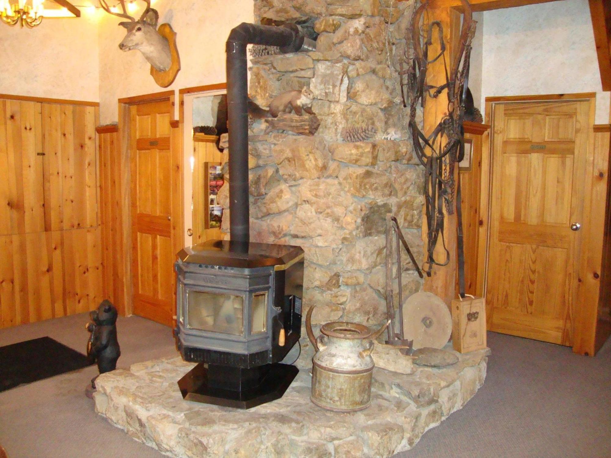 Helmcken Falls Lodge Cabin Rooms&RV Park Clearwater Buitenkant foto