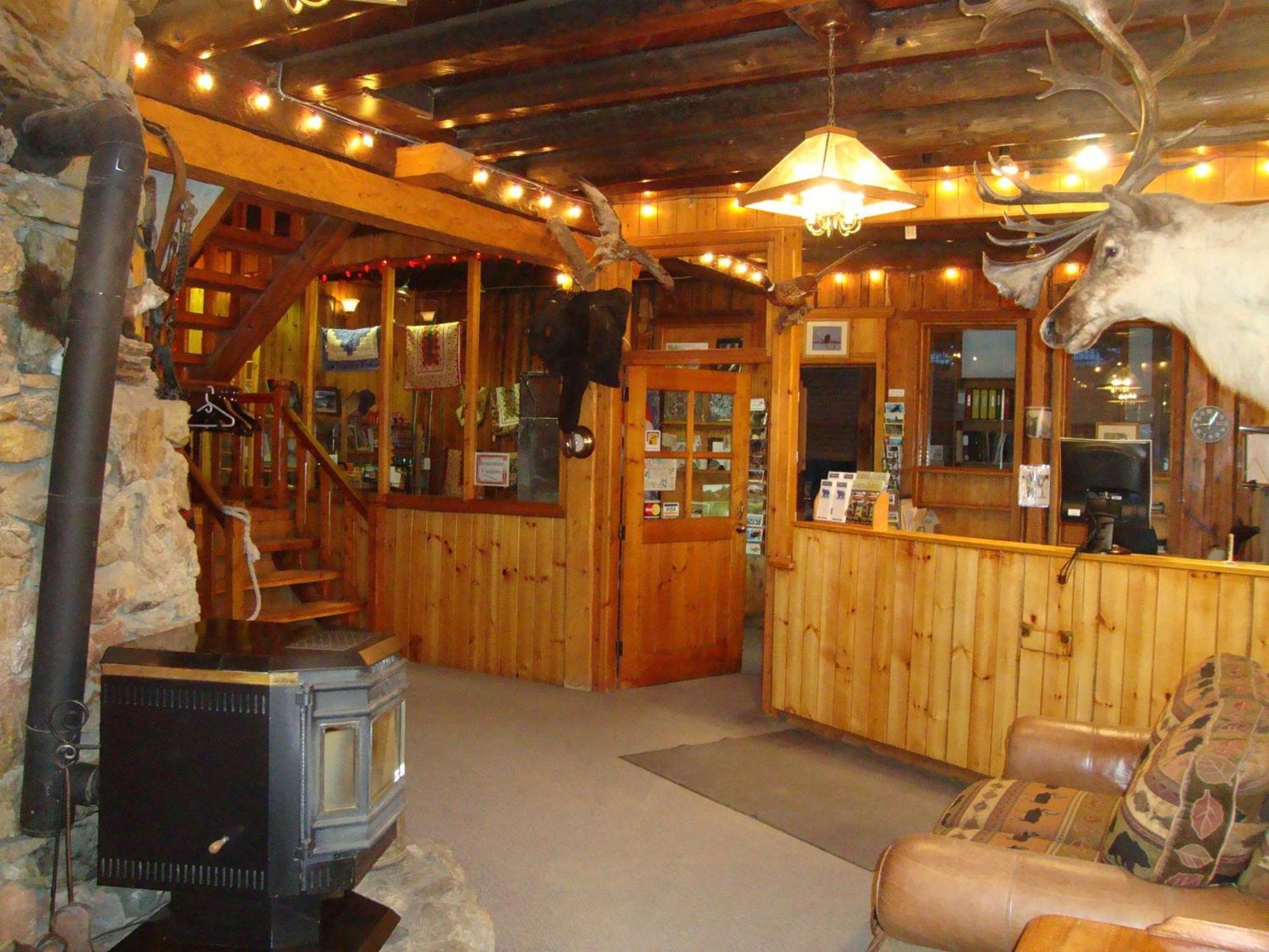 Helmcken Falls Lodge Cabin Rooms&RV Park Clearwater Buitenkant foto