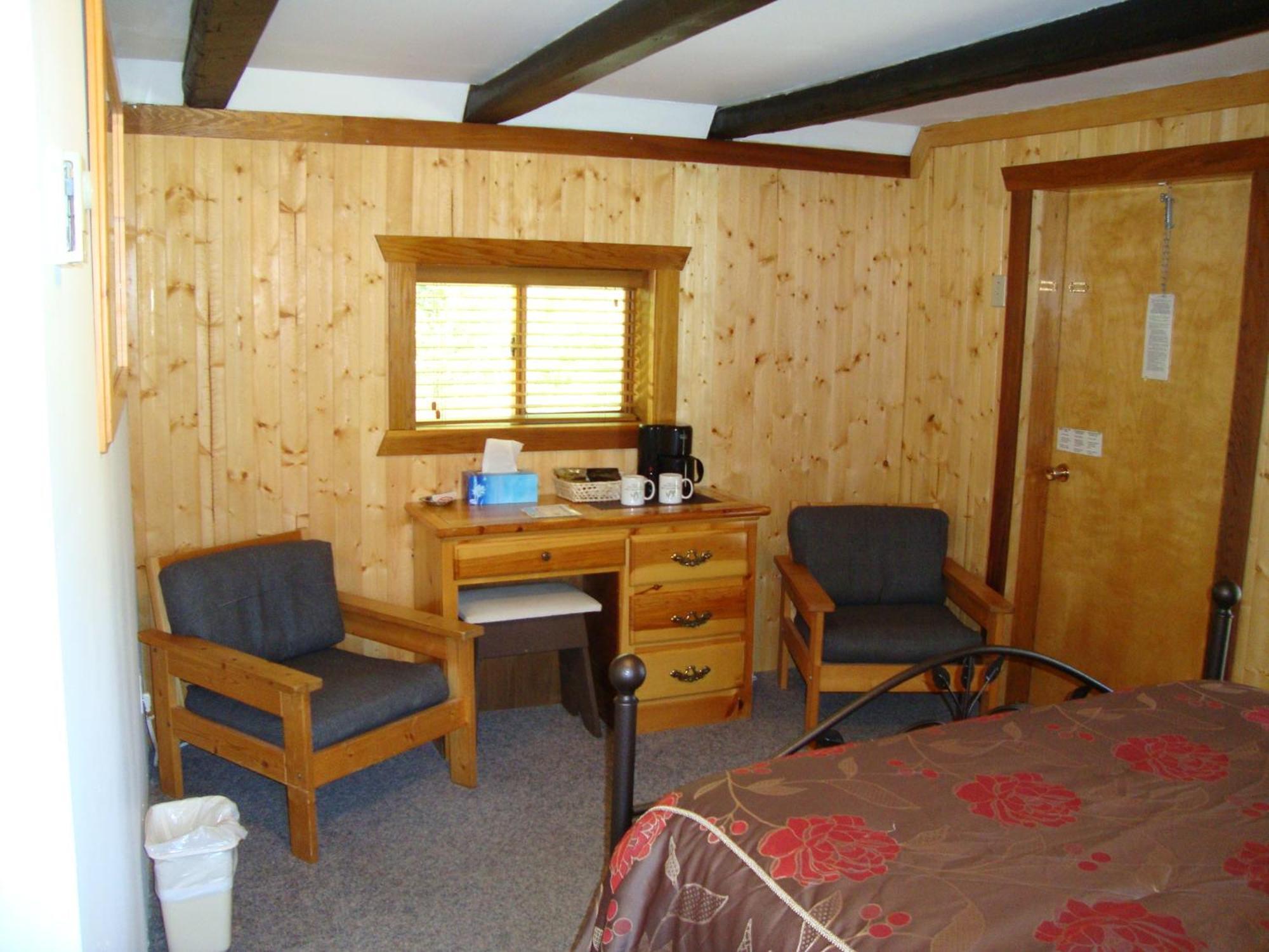 Helmcken Falls Lodge Cabin Rooms&RV Park Clearwater Buitenkant foto